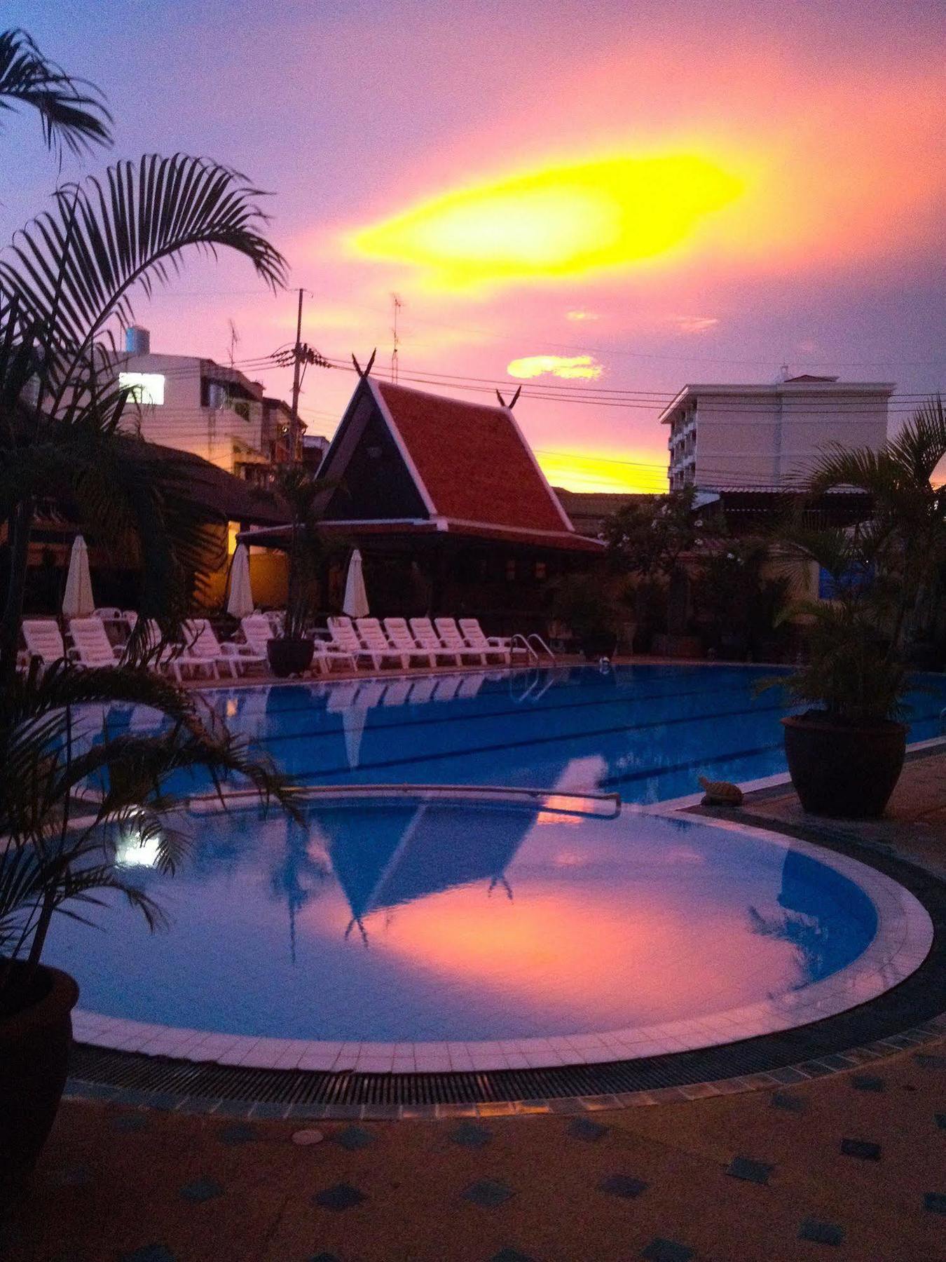 Suppamitr Villa Hotel Pattaya Luaran gambar